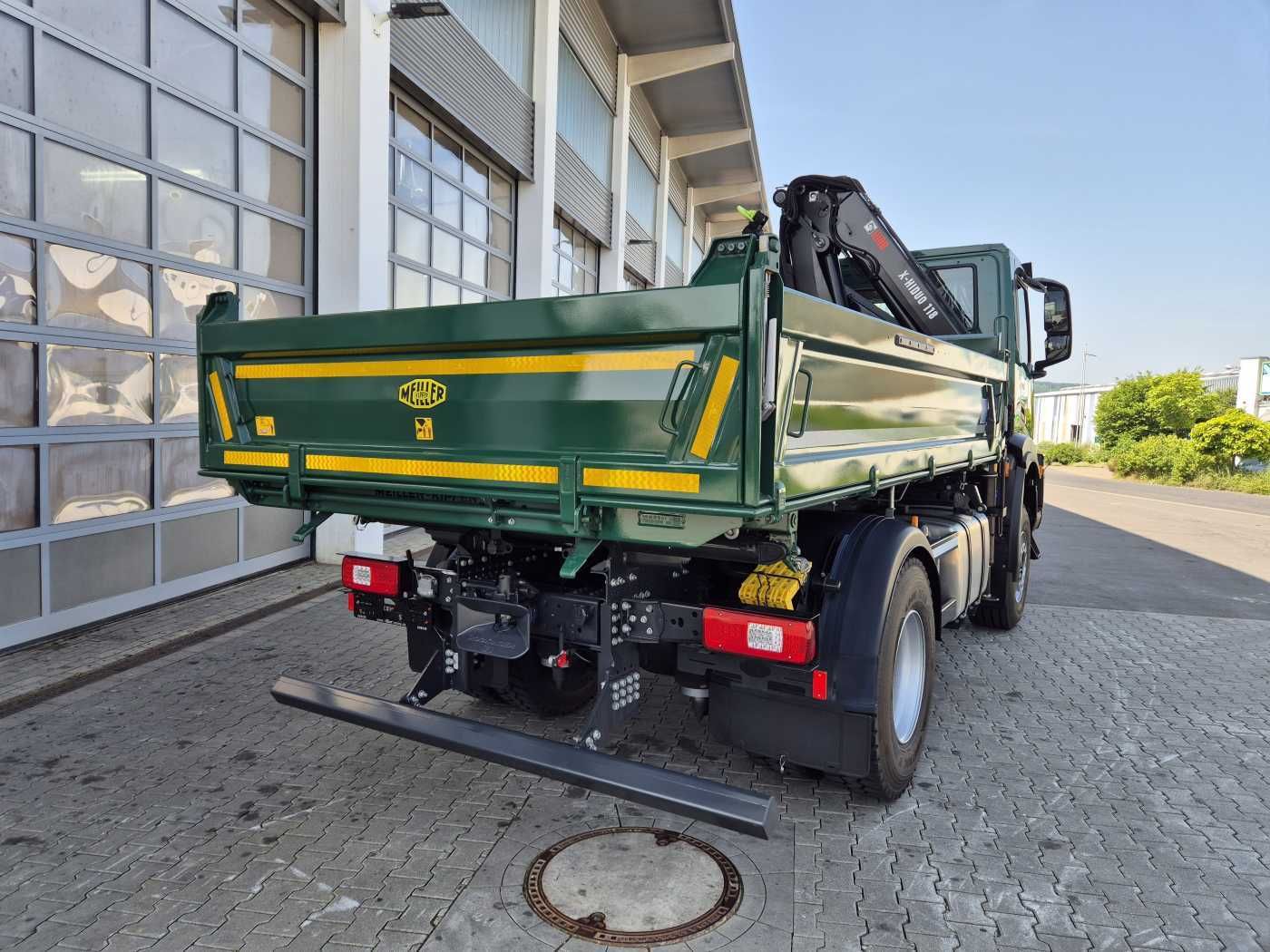 Fahrzeugabbildung Iveco T-Way AD190T36W/P 4x4 HIAB X-HIDUO 118E-3 Funk