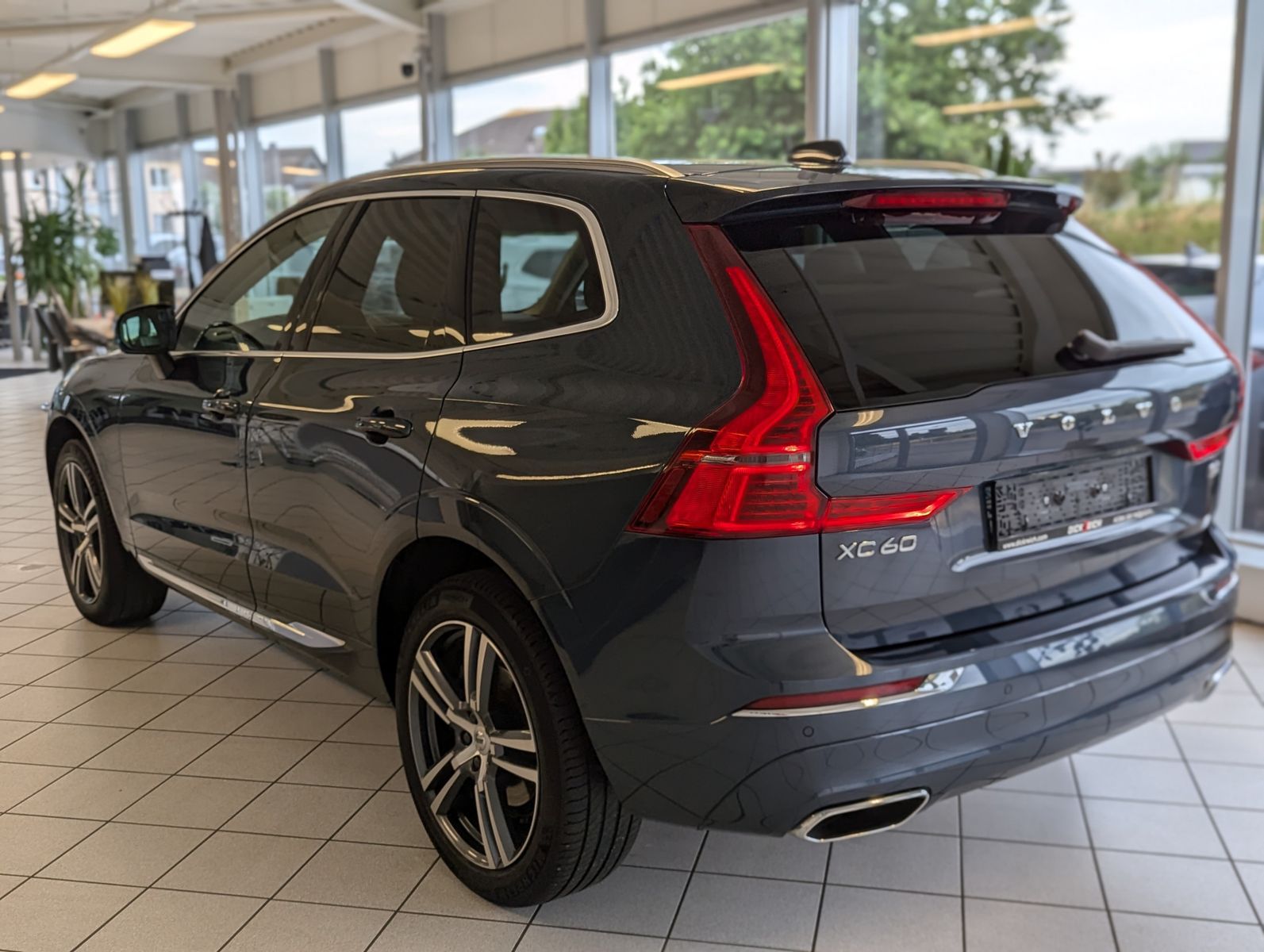 VOLVO XC60 Inscription HUD Harman H/K Pano Cam 360° - Image 5
