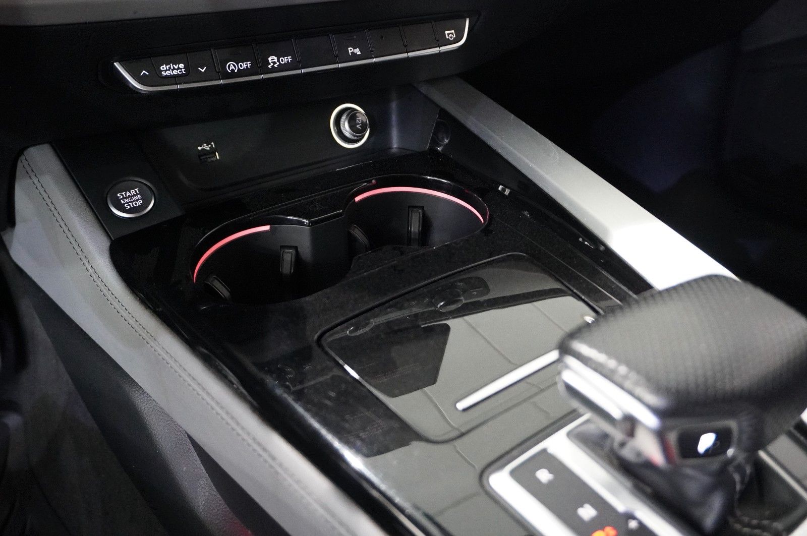 Fahrzeugabbildung Audi A5 Sportback 45 TFSI QUATTRO S-LINE NAVI/MATRIX