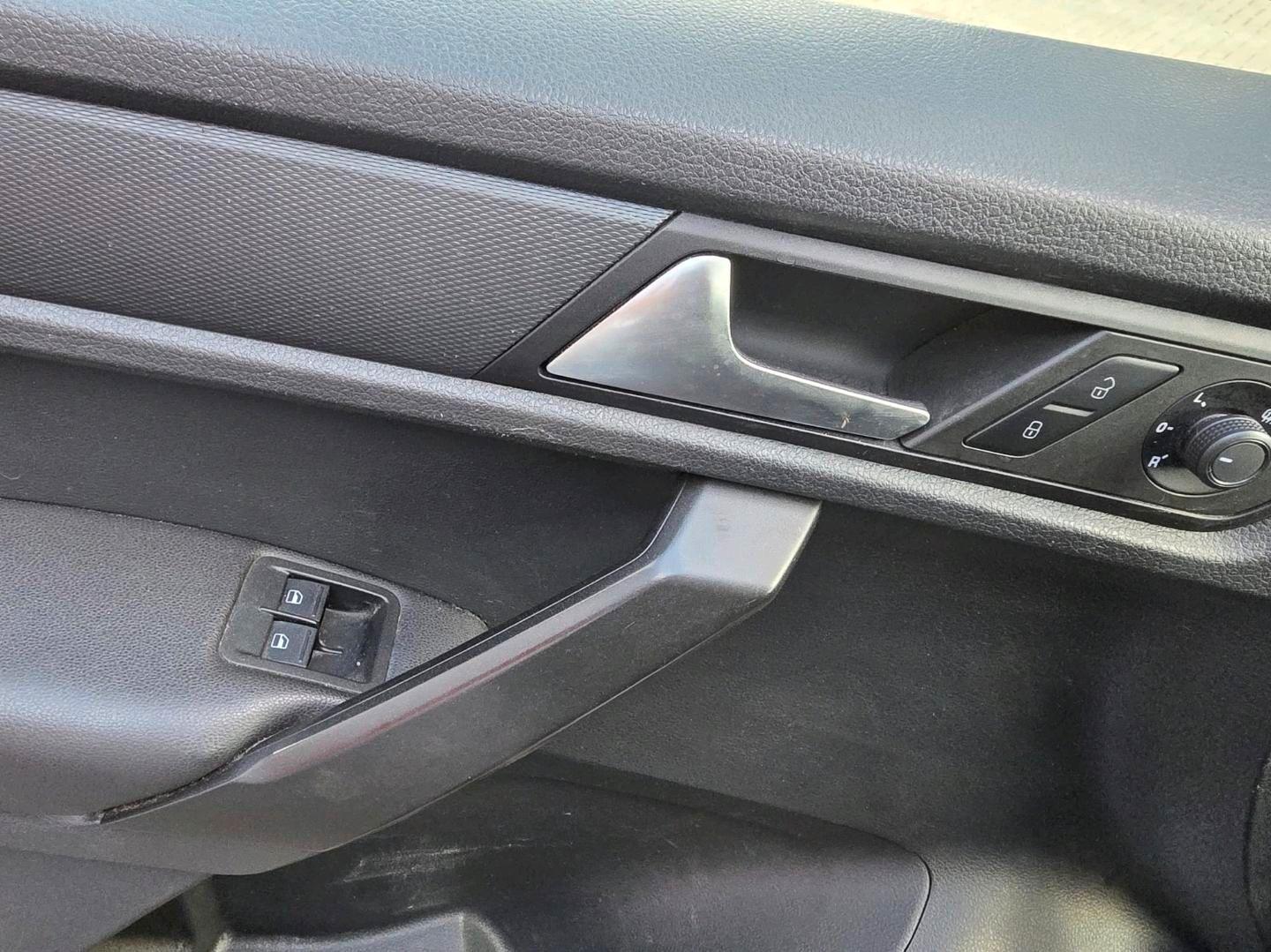 Volkswagen Caddy 2015 — photo 8