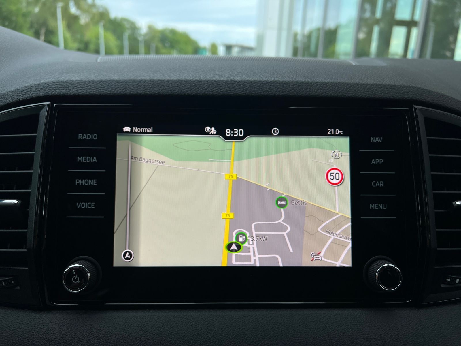 Fahrzeugabbildung SKODA Karoq Sportline 2.0 TSI 4x4 DSG *CANTON, AHK, 19