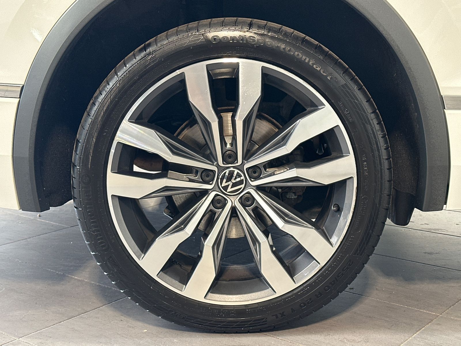 Volkswagen Tiguan Allspace 2.0 TSI DSG OPF 4Motion R-Line imagem 3