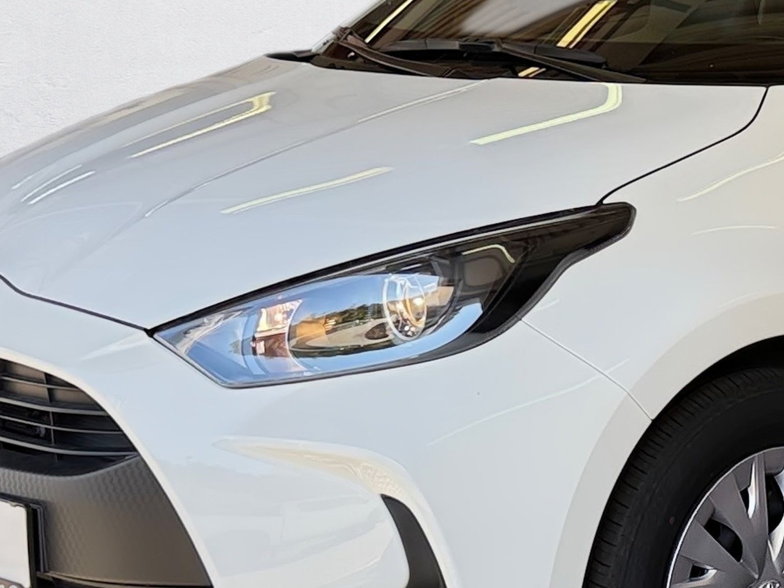 Fahrzeugabbildung Toyota Yaris 1.5 Business Edition KlimaA,Navi,SHZ,ACC