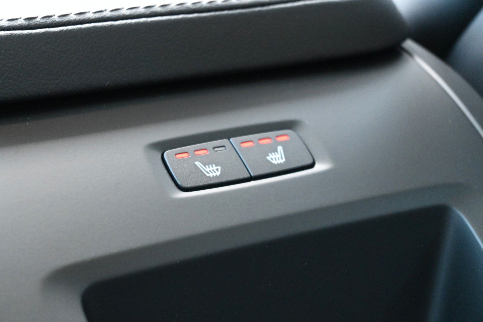 Fahrzeugabbildung Volvo V90 B4 D AWD Cross Country *Pano*STDHZG*ACC