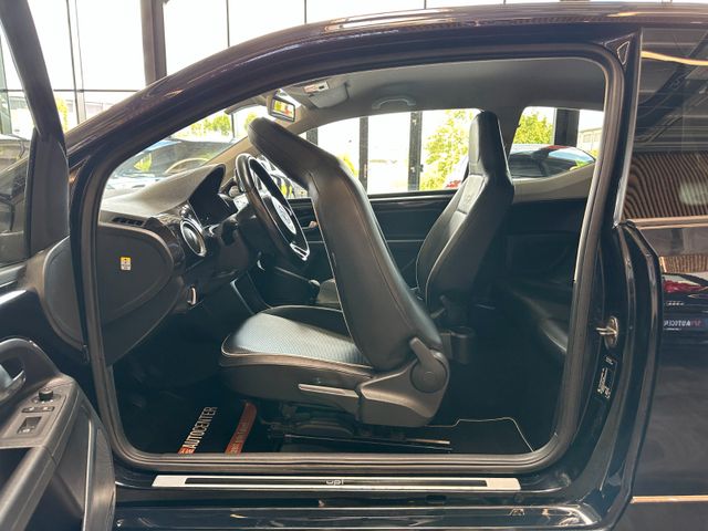MYAUTOCENTER – Gebraucht- und Jahreswagen mit Werkstattservice in Pfaffenhofen Volkswagen up! black up! *Sitzh.*Navi*Klima*TÜV0428*