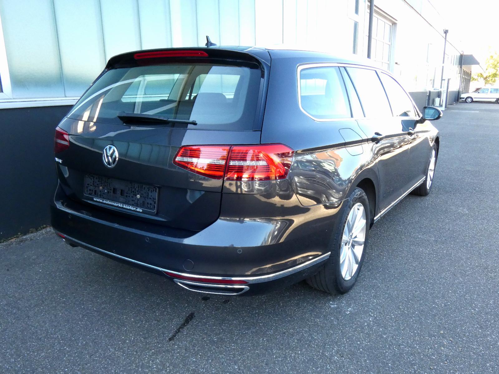 Volkswagen Passat Variant 2.0 TDI DSG Highline*LED*Massage*