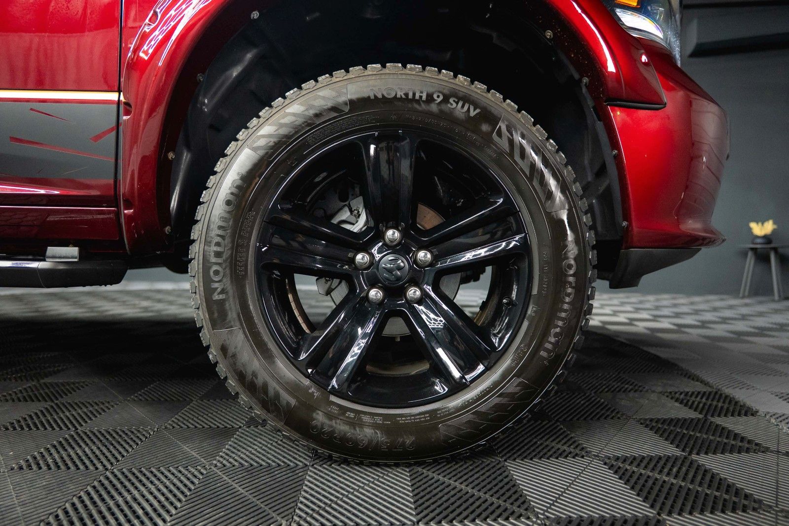 Fahrzeugabbildung Dodge RAM 5.7 V8 HEMI 4x4 OFFROAD Night-Paket *LED*AHK