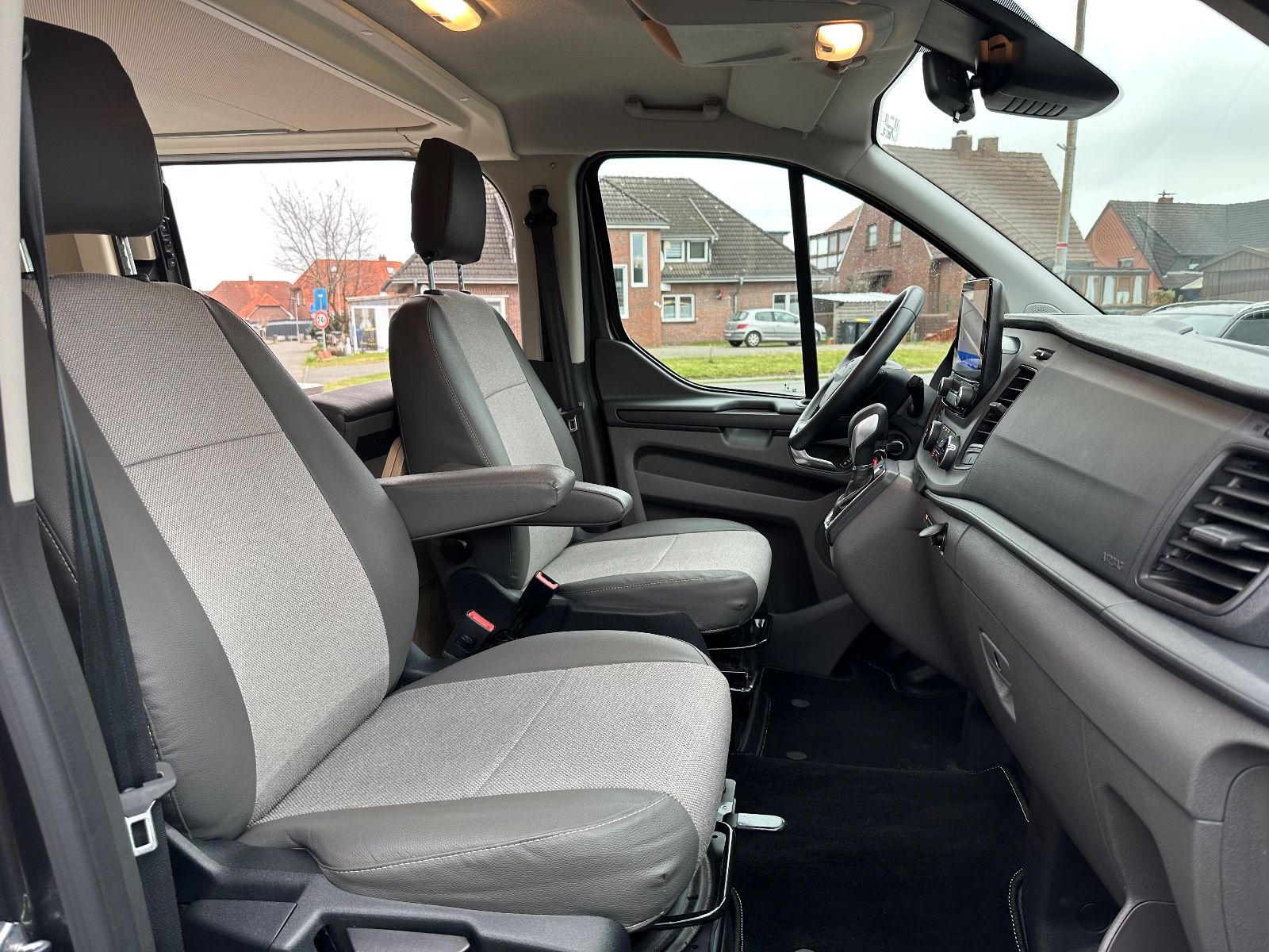 Fahrzeugabbildung Ford Transit Dreamer CapLand 2.0 TDCi AHK/Xenon/Navi