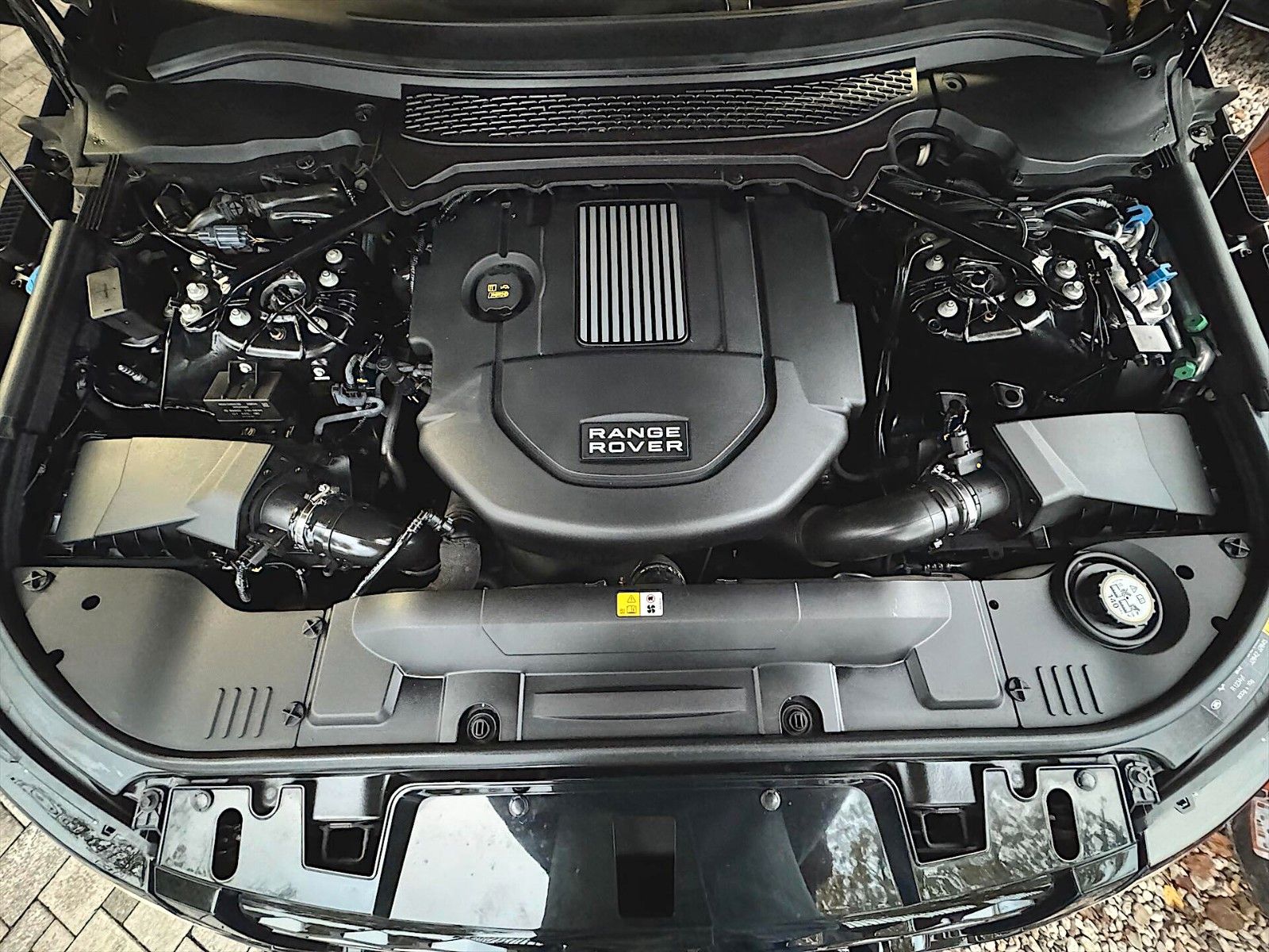 Fahrzeugabbildung Land Rover Range Rover 3.0 V6 Sport Autobiography Dynamic