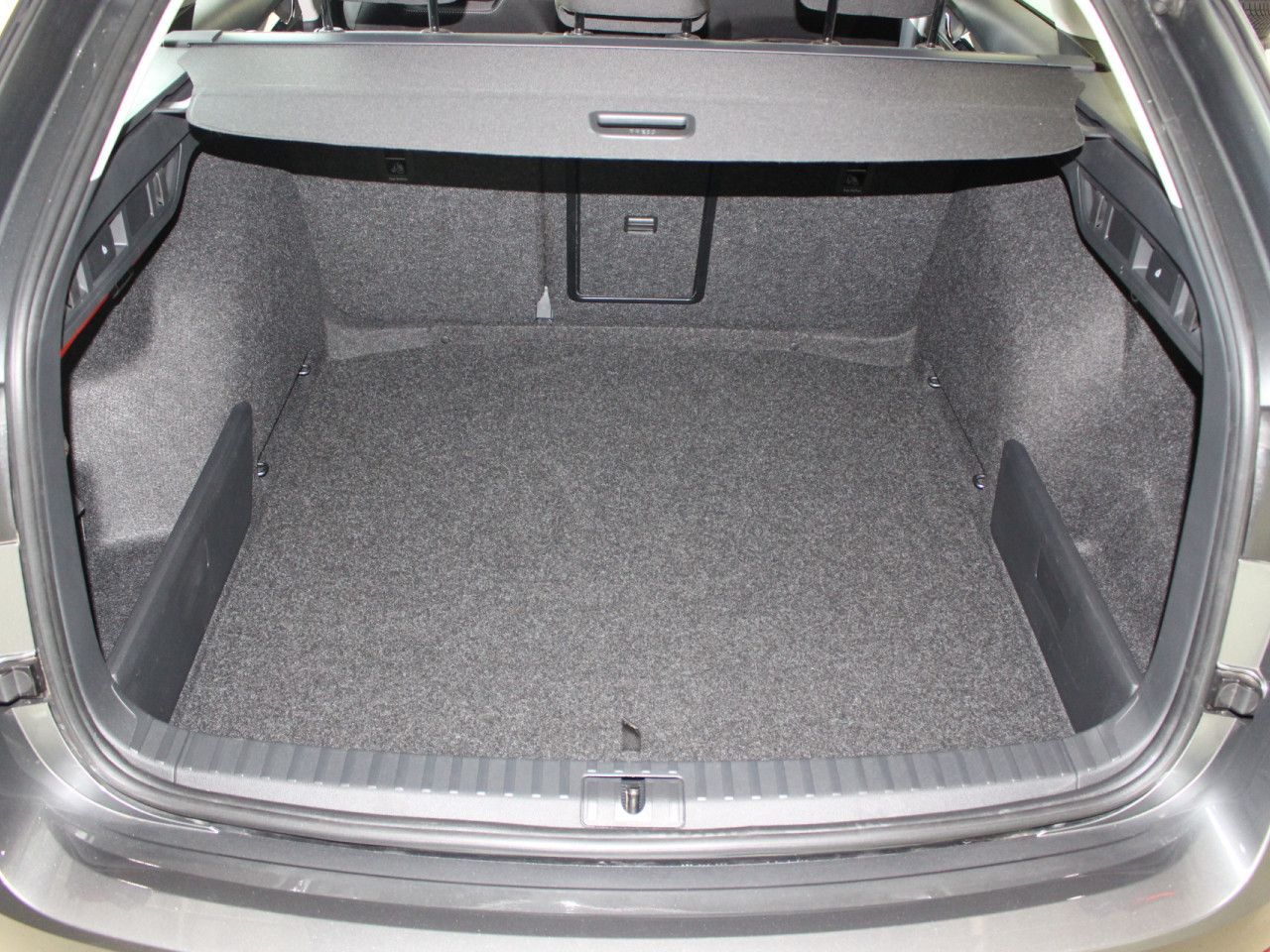 Fahrzeugabbildung SKODA Octavia Combi 1.5 TSI mHEV Style HUD/ACC/Navi