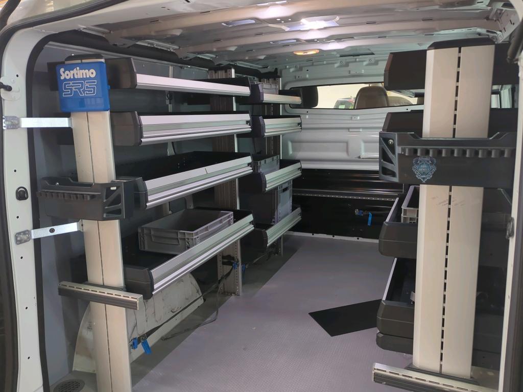 Renault Trafic Kasten L1H1 3,0t Komfort Sortimo+NAVI