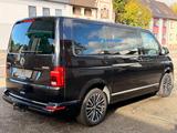 Volkswagen T6.1Multivan Highline 4Mot St.dheizung Navi 7Sit - Volkswagen Gebrauchtwagen in Saarbrücken