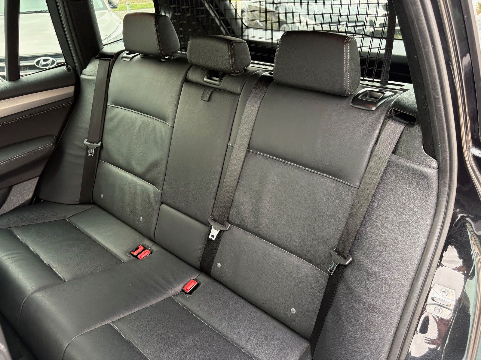 Fahrzeugabbildung BMW X3 xDrive35d Sport-Aut. M SPORTPAKET Navi Leder