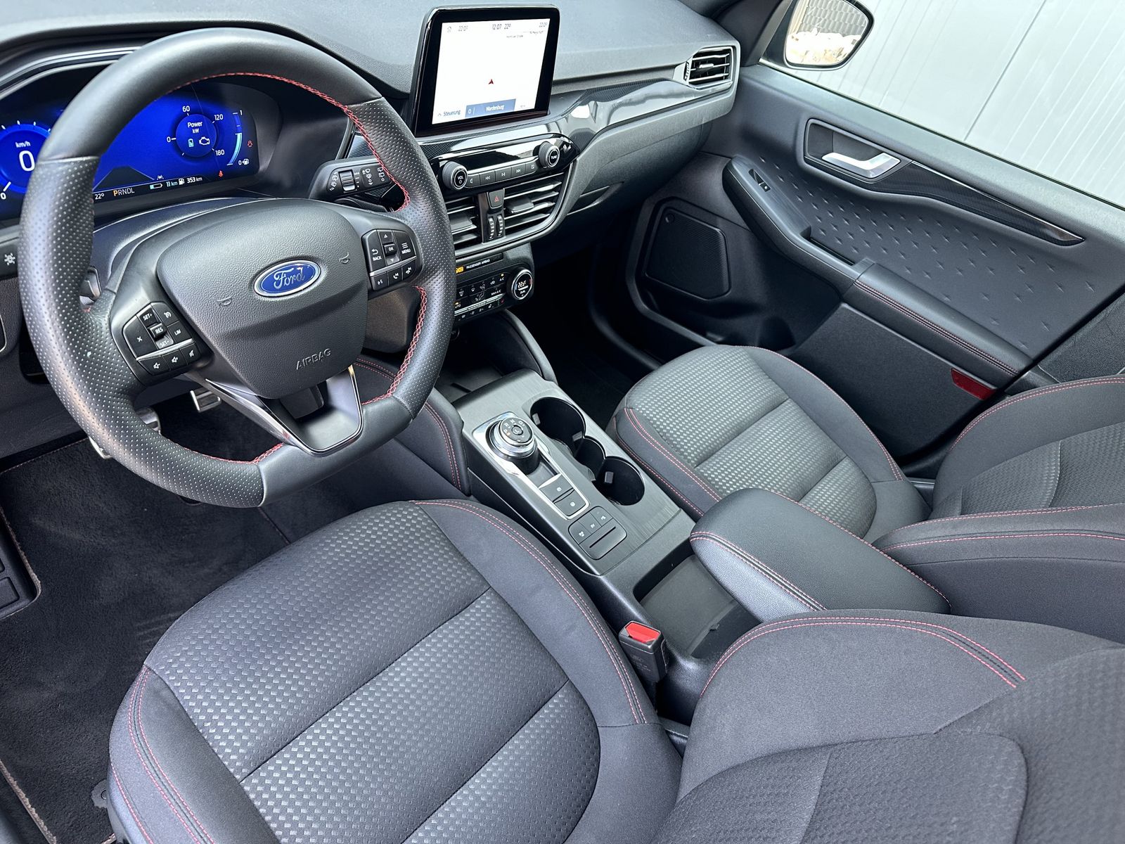 Fahrzeugabbildung Ford Kuga 2.5 DURATEC PHEV ST-Line NAV+LED+DAB+1HD+PP