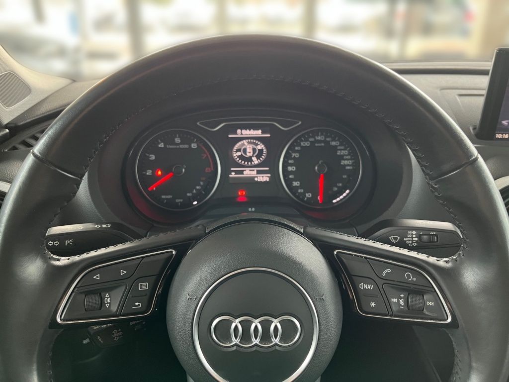 Fahrzeugabbildung Audi A3 35 TFSI Limo ACC Kamera Bi-Xenon PTS Navi