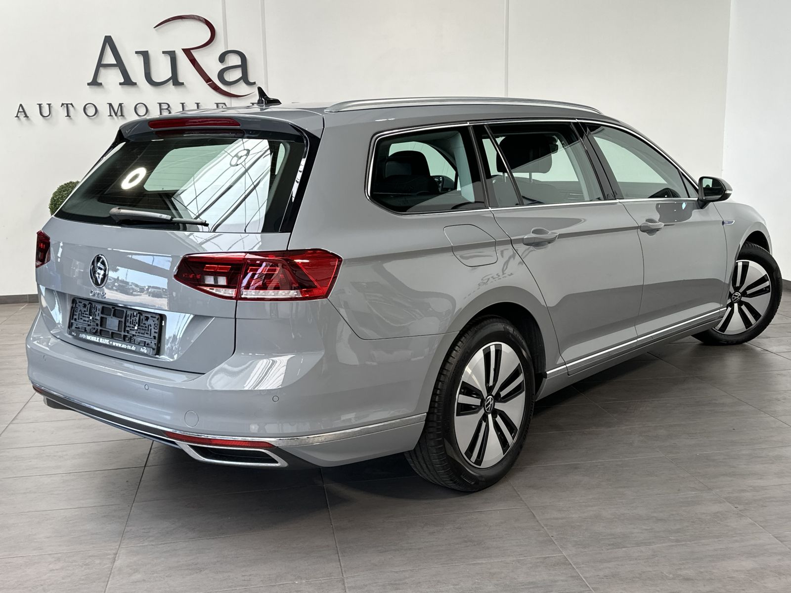 Fahrzeugabbildung Volkswagen Passat Variant 1.4 TSI DSG GTE NAV+LED+KAM+VC+PP