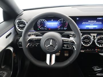 Mercedes CLA 180 Shooting Brake - 12