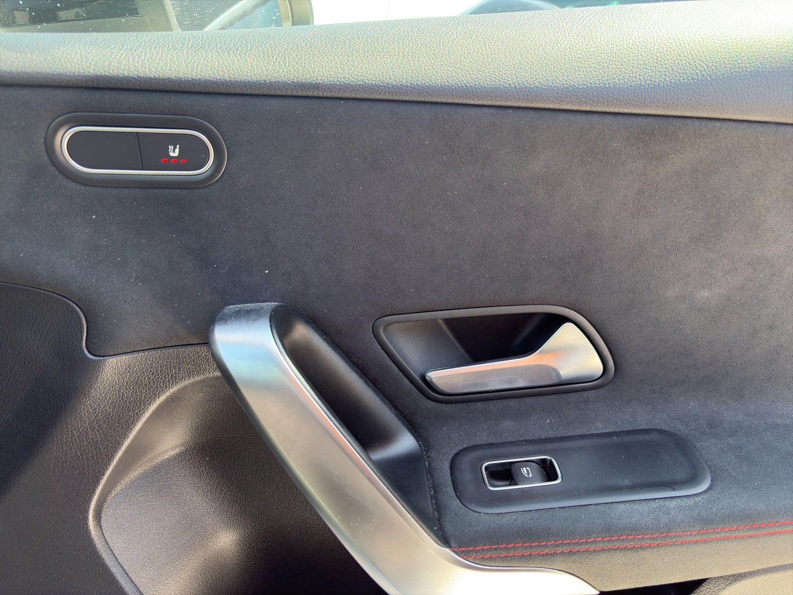 Fahrzeugabbildung Mercedes-Benz A 200 d AMG Pano KEYGO Multibeam SOUND Kamera