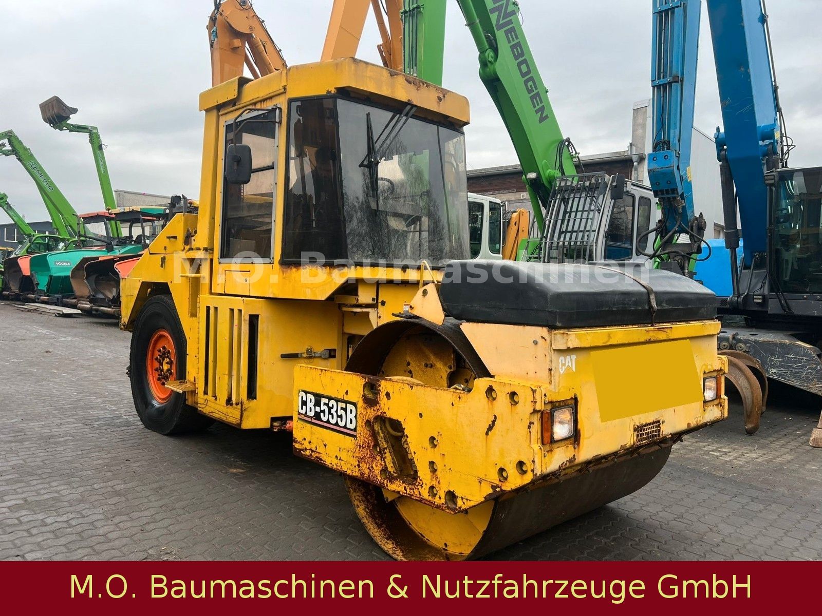 Fahrzeugabbildung CAT CB-535 B / Kombiwalze /