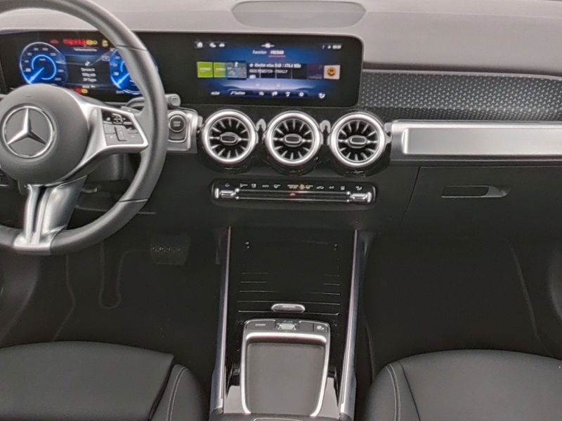 Fahrzeugabbildung Mercedes-Benz EQB 250+ BONUS+DISTRONIC+LENKRADHEIZ+AMBIENTE+