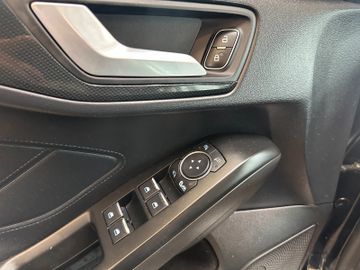 Ford Focus*ST*SpurH*Totwinkel*ACC*LED*2-Zonen*VOLL*