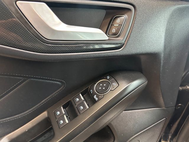 Ford Focus*ST*SpurH*Totwinkel*ACC*LED*2-Zonen*VOLL*