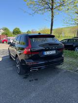 Volvo XC60 B5 AWD R Design Geartronic R Design - Volvo XC60 in Freiburg