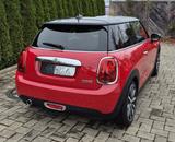 MINI Cooper 3-türig; Farbkombination: rot-schwarz - MINI Cooper: Von Privat