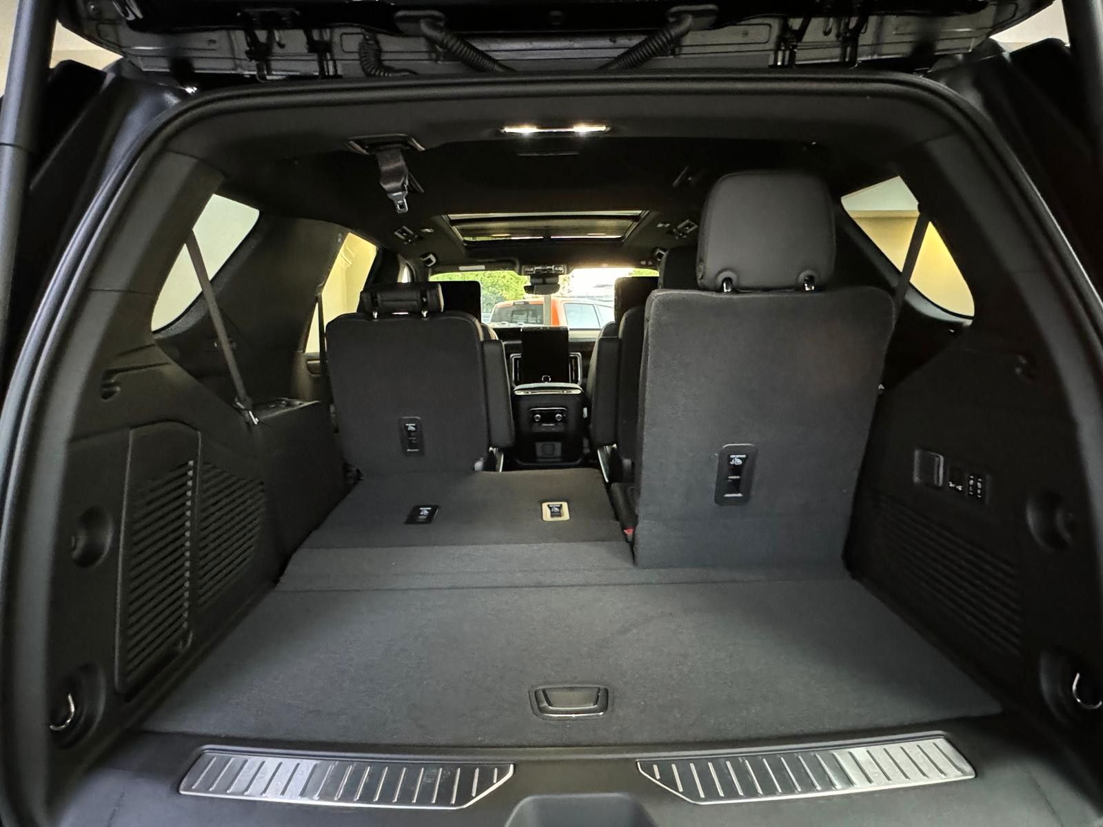 Fahrzeugabbildung GMC YUKON DENALI 2026-24" RÄDER, ENTERTAINMENT