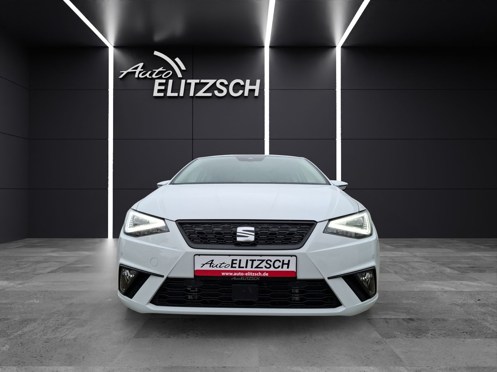 Fahrzeugabbildung SEAT Ibiza TSI Style DSG LED Navi AID ACC RFK SH