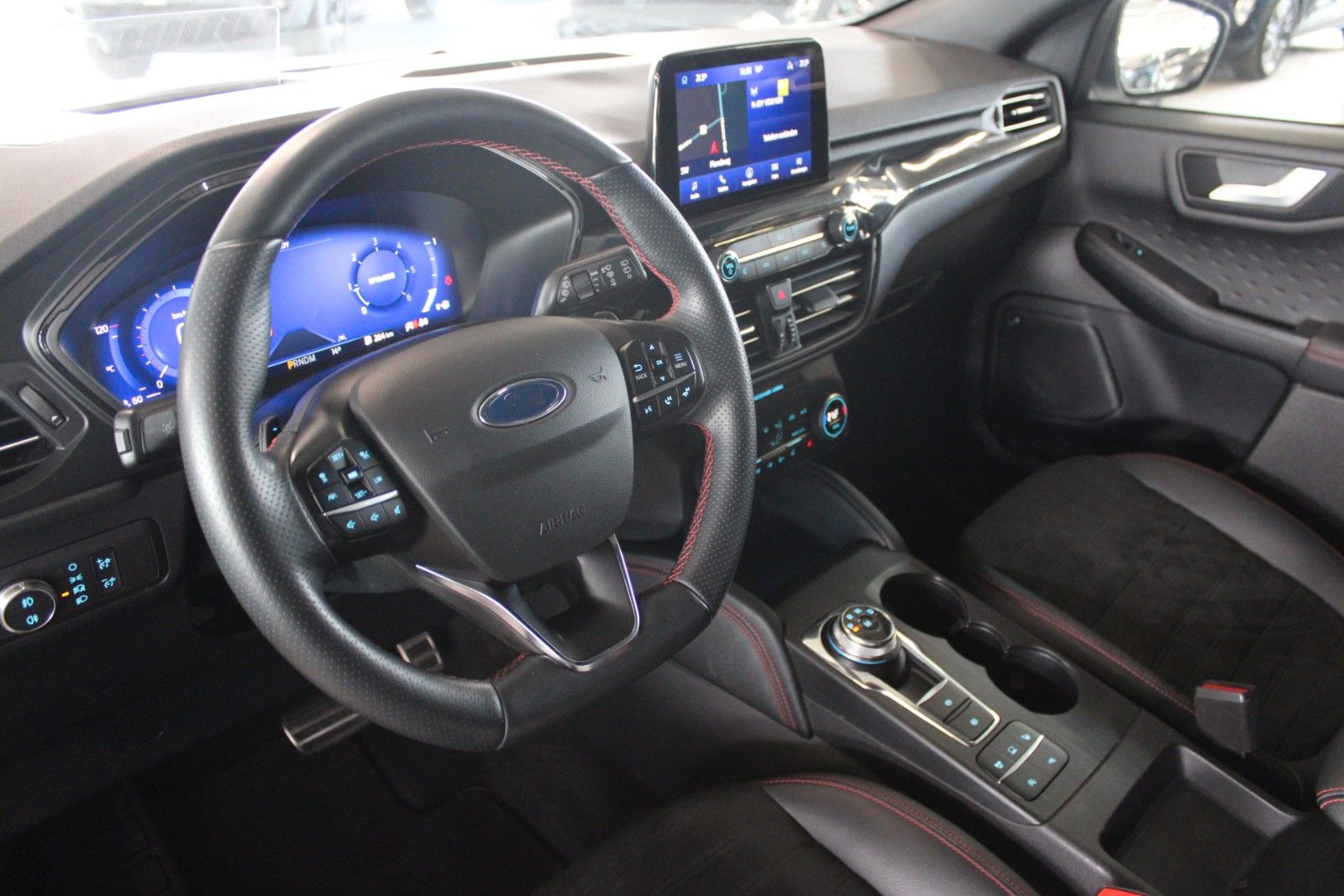 Fahrzeugabbildung Ford Kuga ST-Line X Aut. AWD LED AHK ACC HUD WinterP