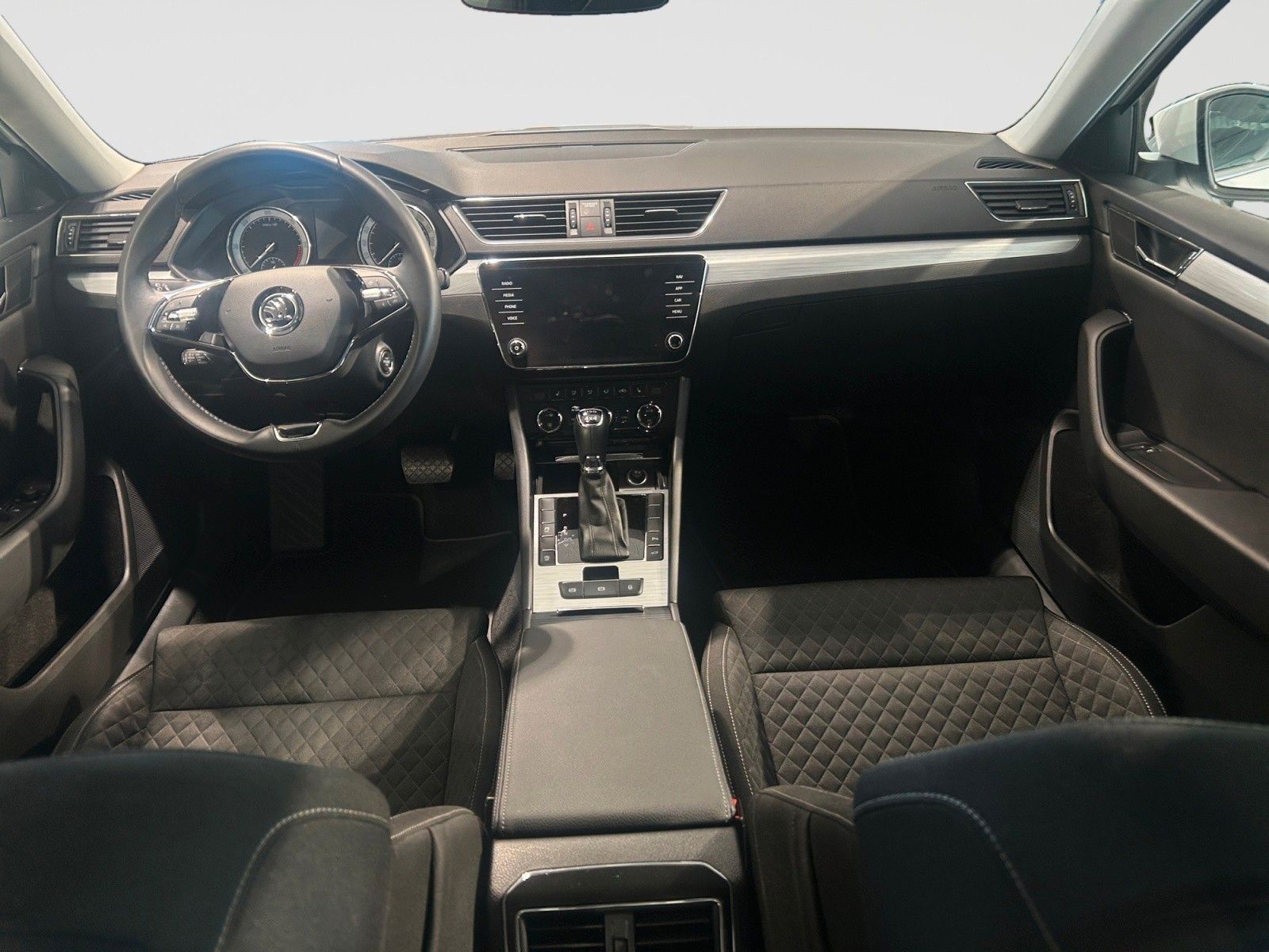 Skoda Superb Lim. Ambition 4x4 DSG ACC SHZ NAV KESSY foto 10