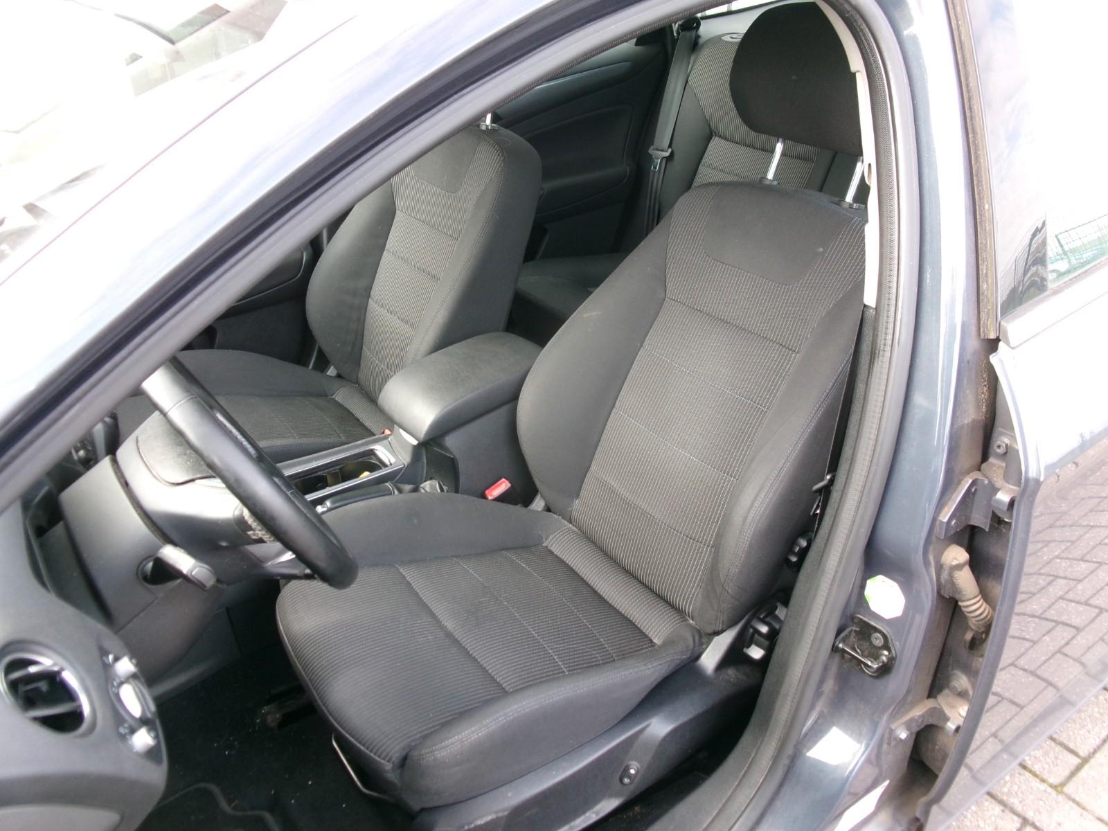 Ford Mondeo 2011 — photo 11