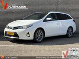 Toyota Auris Touring Sports 1.8 Hybrid Lease | Pano | k - weiße Toyota Auris Touring Sports