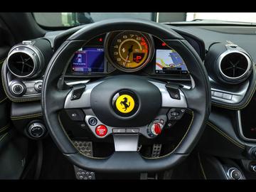 2018 Ferrari GTC4LUSSO — миниатюра 12