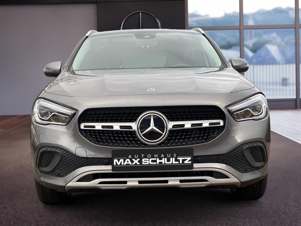 Fahrzeugabbildung Mercedes-Benz GLA 200 Ausstattung STYLE*elektr.Heckklappe*LED