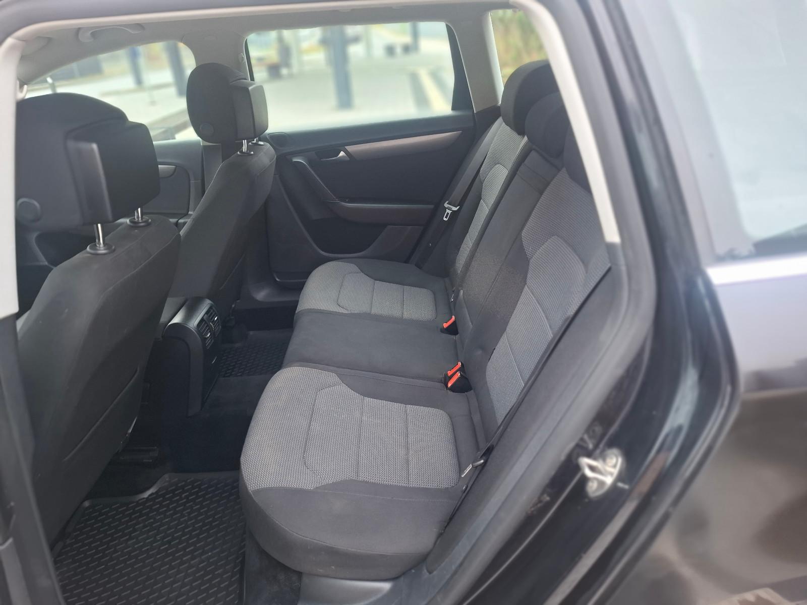 Volkswagen Passat 2011 — photo 15