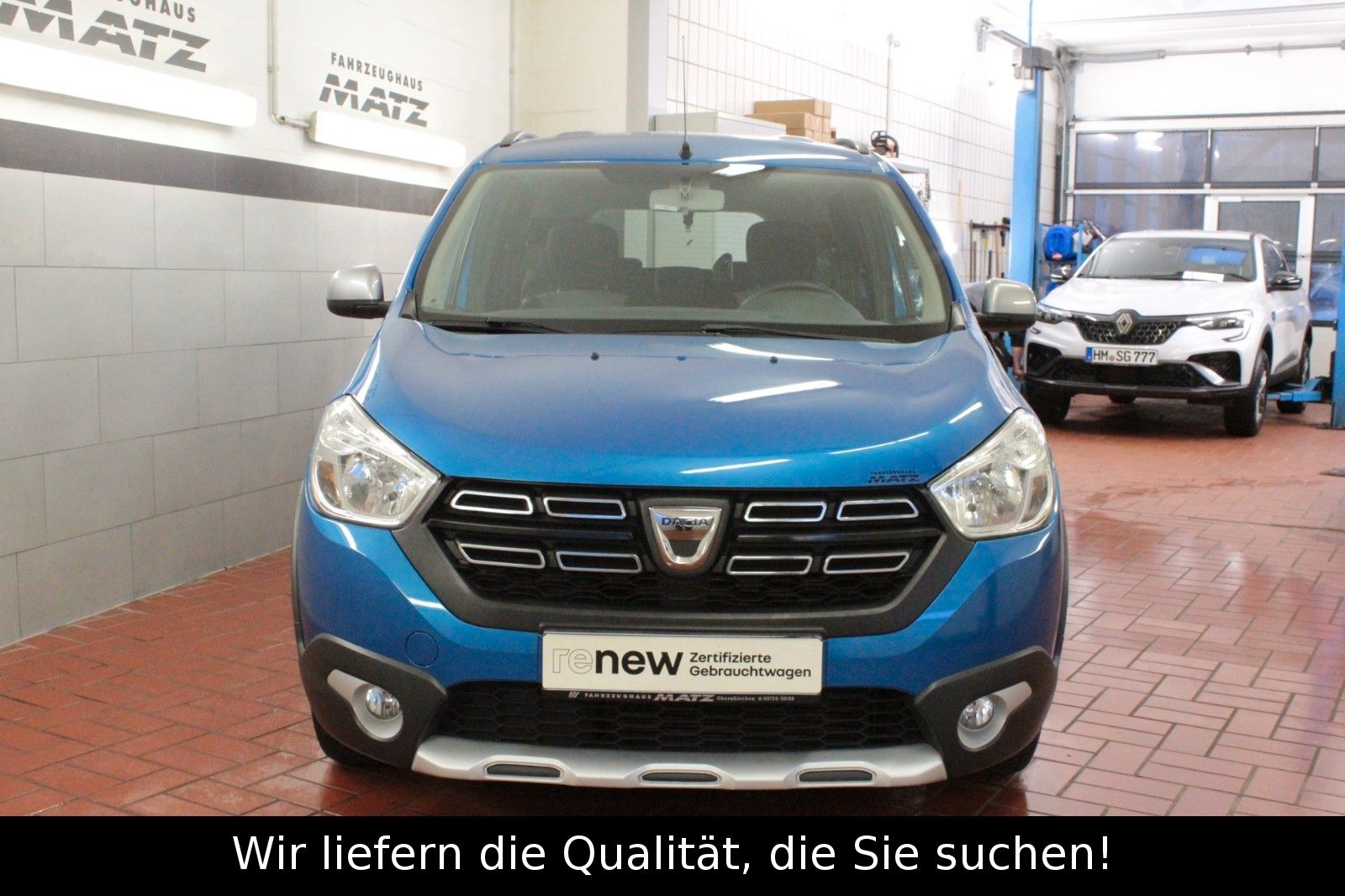 Fahrzeugabbildung Dacia Lodgy SCe 100 Stepway*7-Sitzer*Navi*