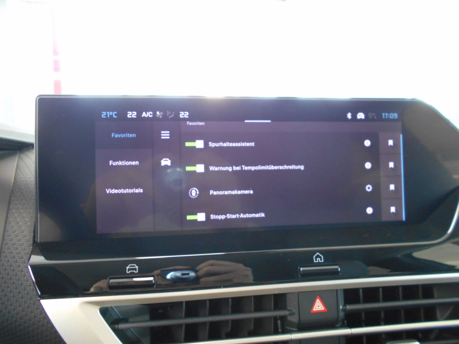 Fahrzeugabbildung Citroën C 4 Hybrid 136 e-DCS6 Max Facelift