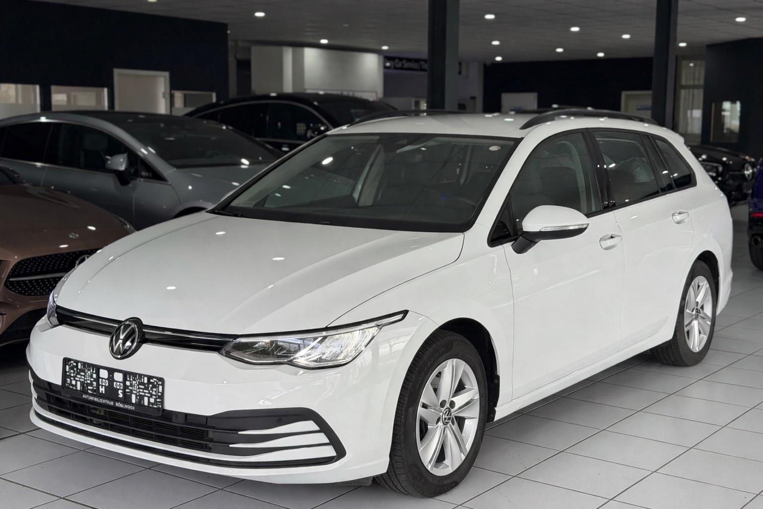 Volkswagen Golf VIII Variant Life 2.0*AUTOMATIK*AMBIENT*ACC