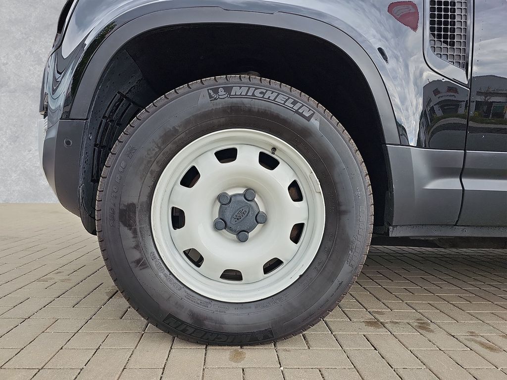 Land Rover Defender 110 D250
