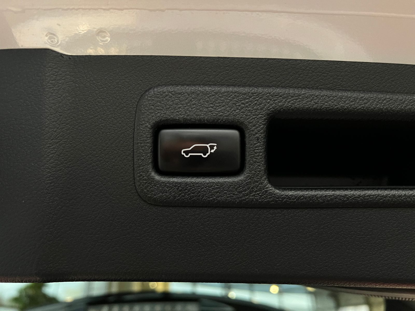 Fahrzeugabbildung Lexus NX 300h E-FOUR F Sport ACC HUD LEDER