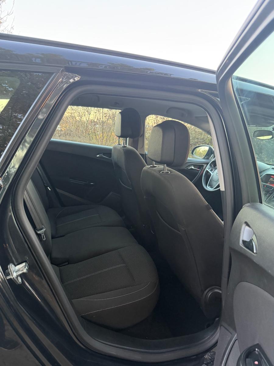 Opel Astra 2014 — photo 8