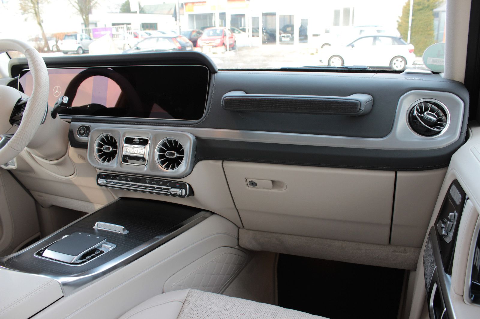 Fahrzeugabbildung Mercedes-Benz G 450d *MY26* *AMG Line* *Superior* *Technik*