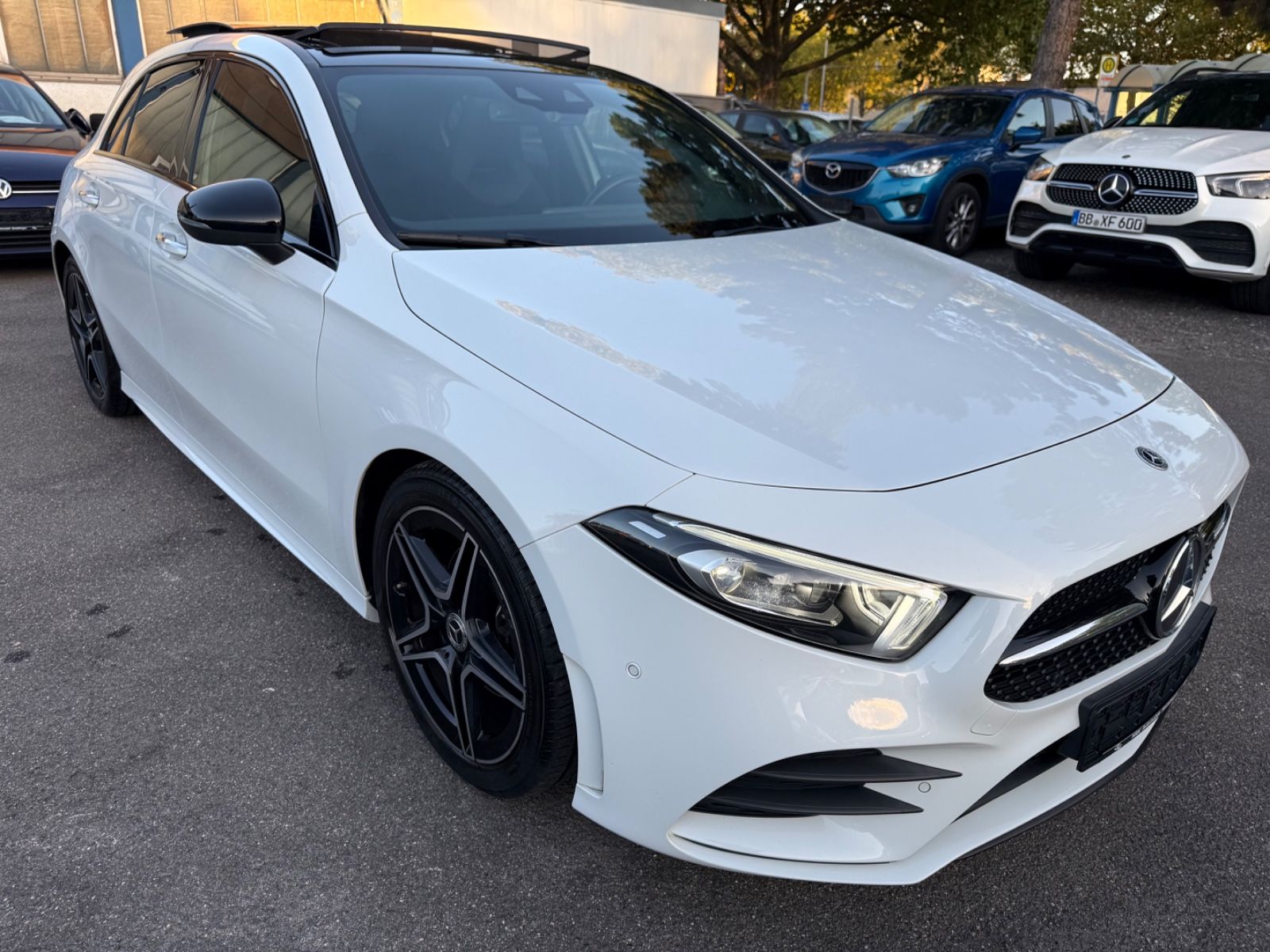 Mercedes-Benz A 200 d AMG-Line Night-Paket Panorama Ambiente foto 5