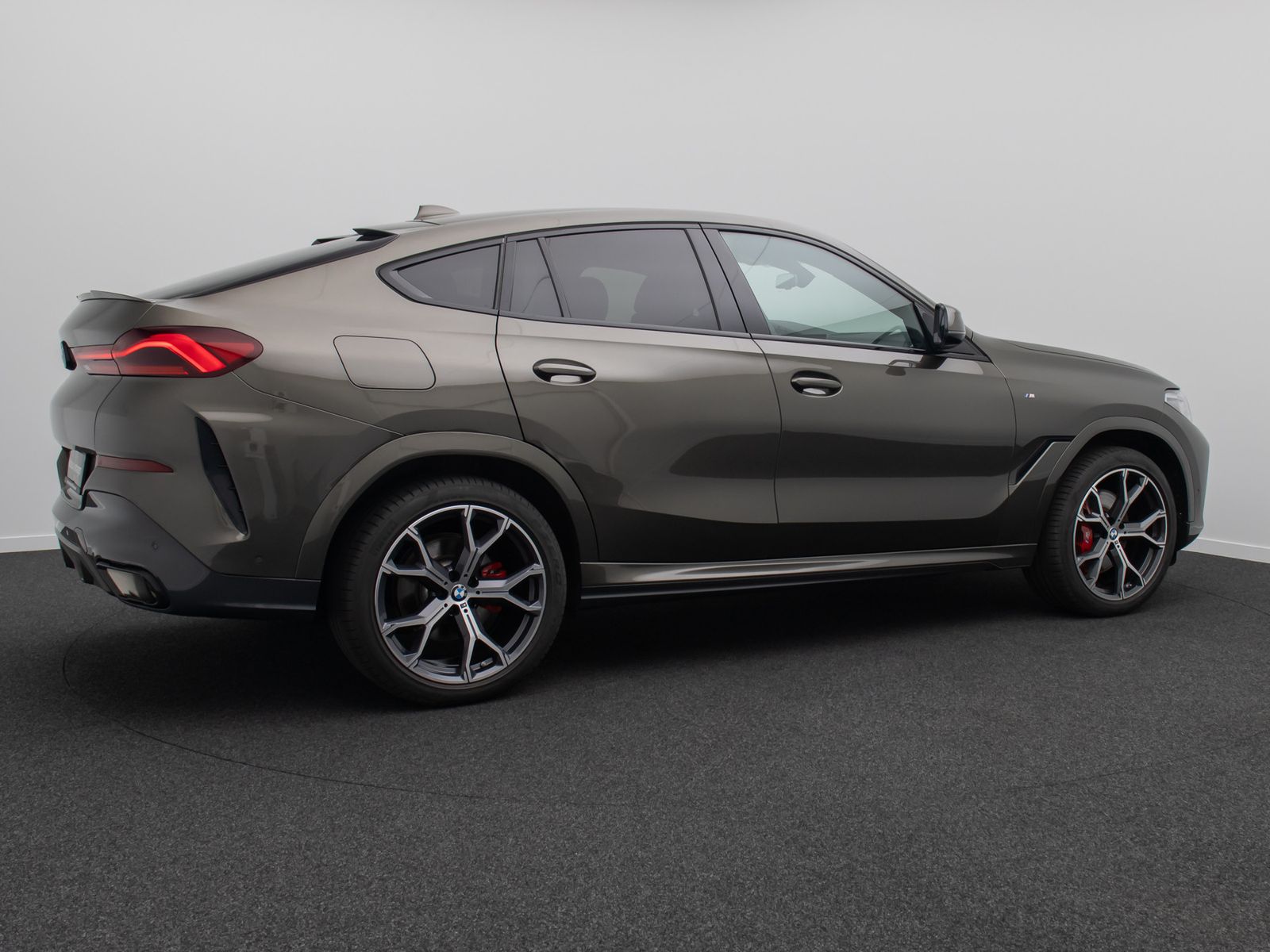 Fahrzeugabbildung BMW X6 xD30d MSport Kamera Laser HUD DAB HiFi 21Zoll