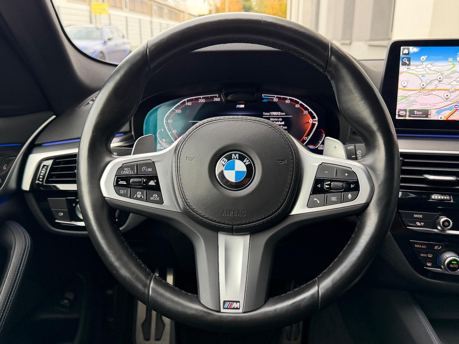 BMW 520dA xD*ACC*M SPORT*PANO*LASER*KAM*HEAD UP*KEY*