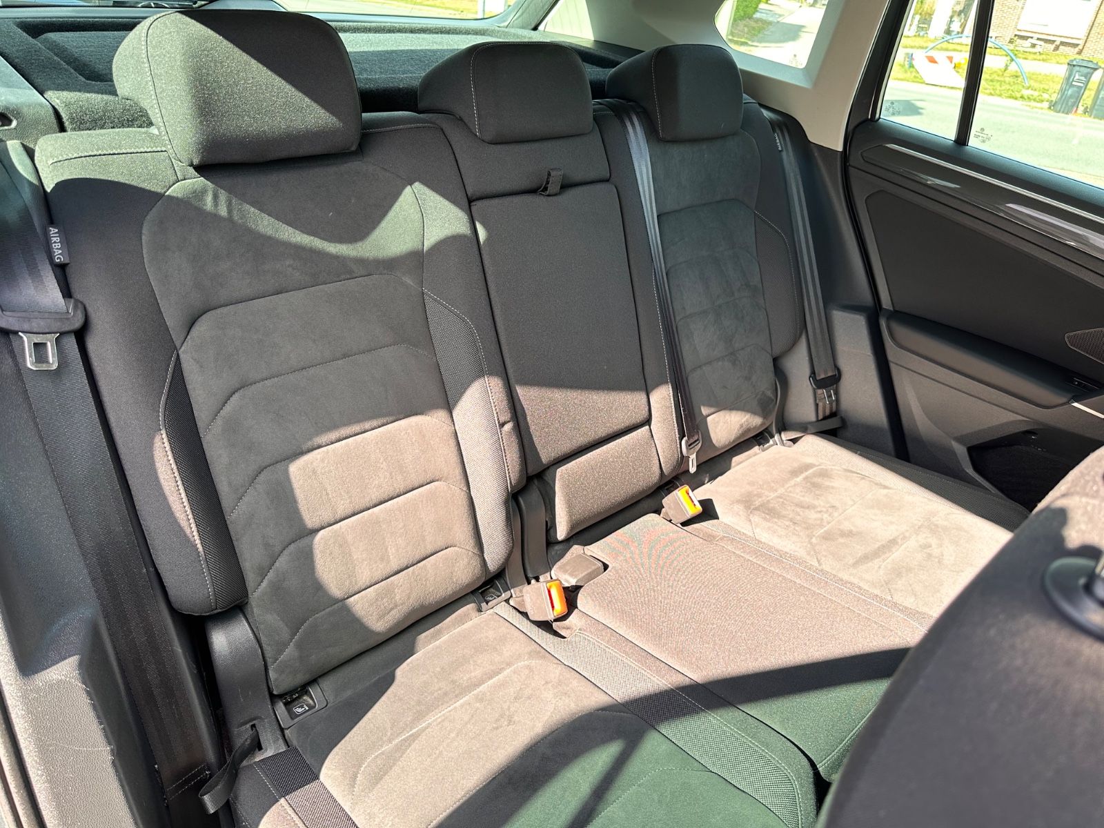 Fahrzeugabbildung Volkswagen Tiguan 2.0 TDI 4M Highline DSG AHK/HUD/Navi/LED