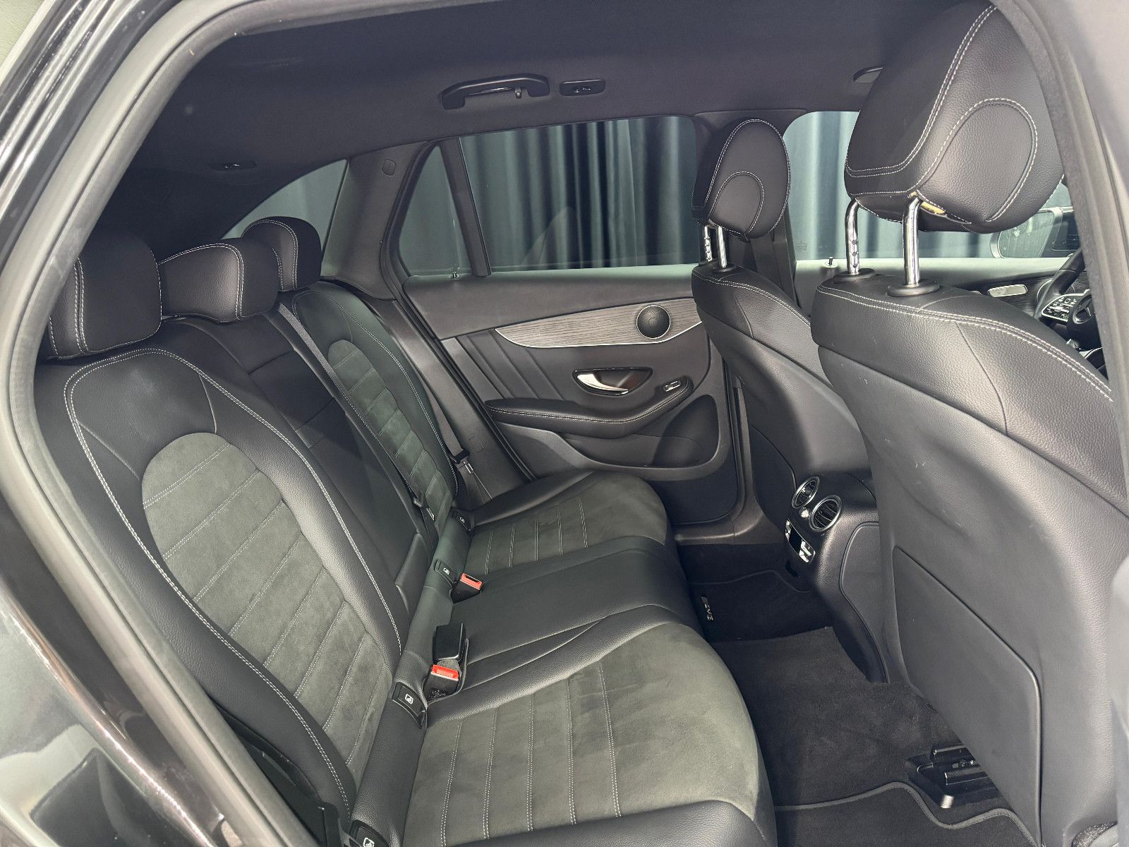 Fahrzeugabbildung Mercedes-Benz GLC 400 d 4Matic|AMG-LINE|AHK|STANDHEIZUNG|