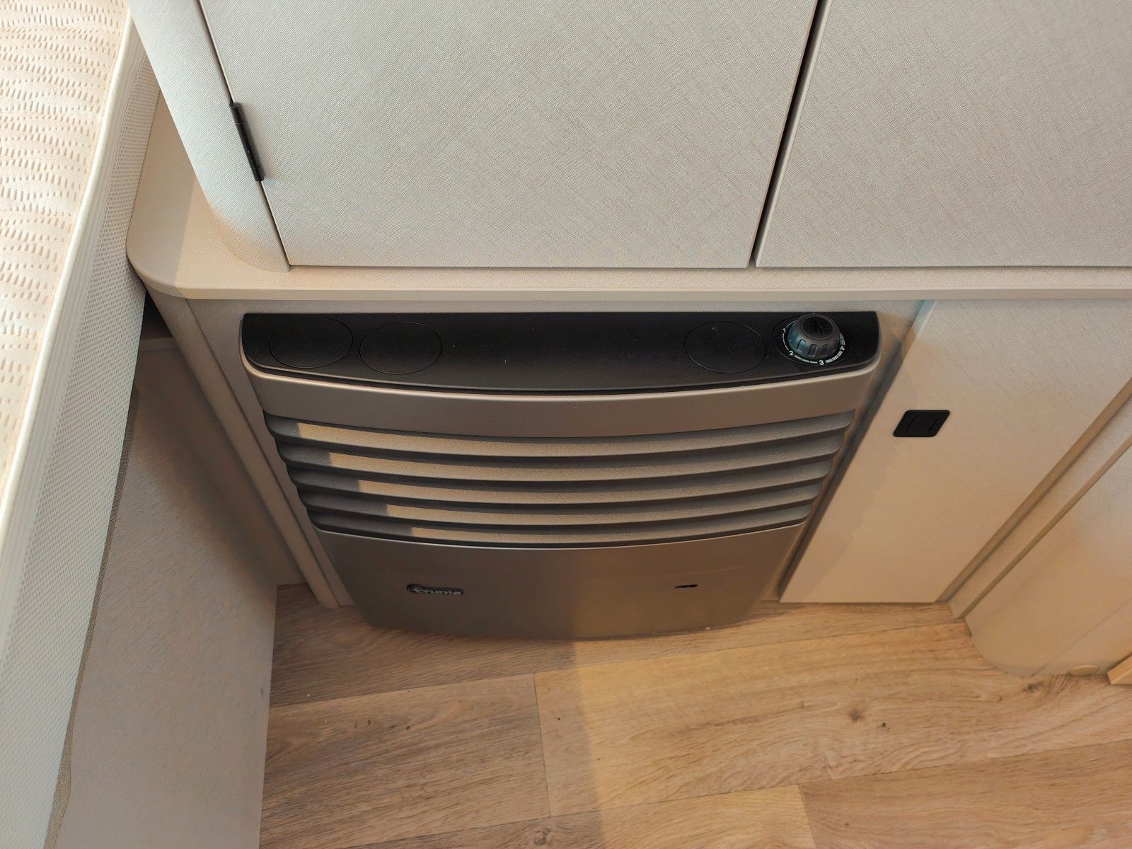 Fahrzeugabbildung HYMER / ERIBA / HYMERCAR Touring 530 Tango Red - JETZT 8.024€ SPAREN !!!